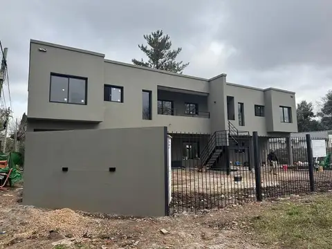 Casa 3 ambientes con 2 baños