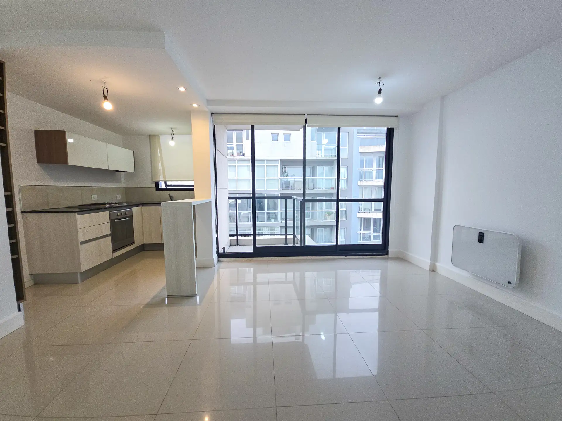 Depto 2 amb, 60m² con balcón y espacio para auto — Gascón y San Luis