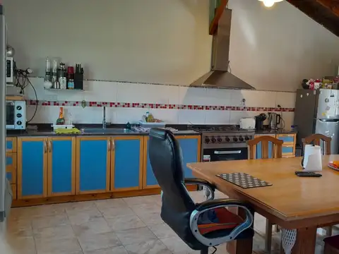 Casa 5 ambientes con 2 baños