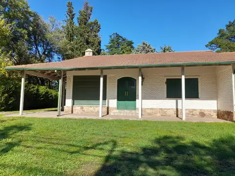 Casa 5 ambientes con 1 baño