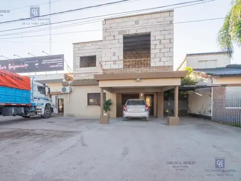 Casa + Galpones