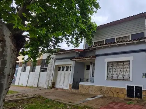 Casa 6 ambientes con 3 baños