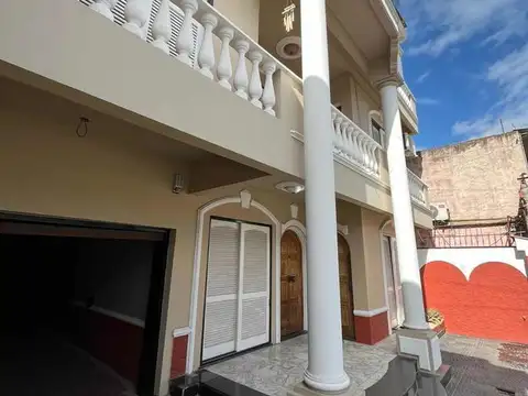 Casa en venta - 6 dormitorios 5 baños - 300mts2 - Tablada