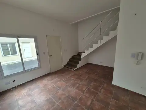 Depto Tipo Casa en Venta con 1 cocheras