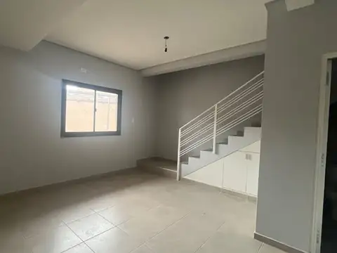 Depto Tipo Casa en Venta de 3 ambientes