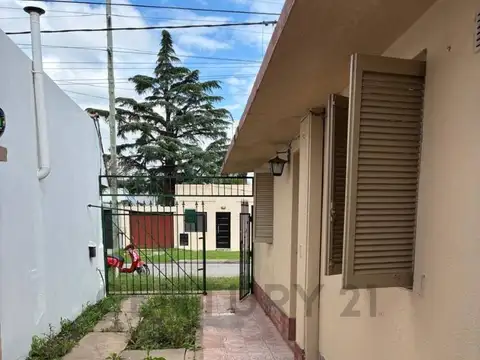 67 Entre 149 y 150 2600, Piso 0