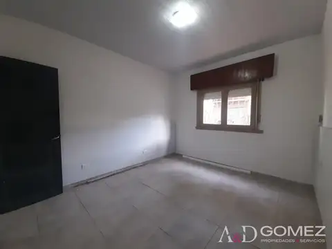 Depto Tipo Casa en Alquiler en Villa Ballester, $ 900.000