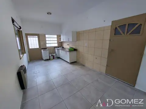 Depto Tipo Casa en Alquiler 40 años