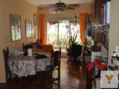 Paso 100 y Bartolomé Mitre