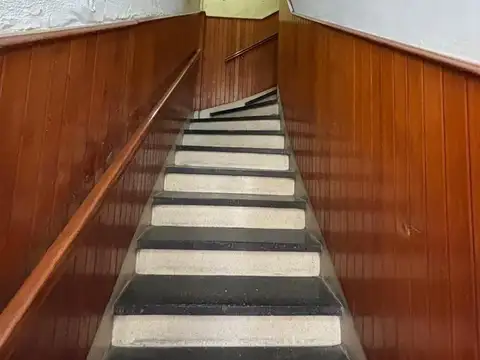 (LEG -1844) IBARROLA AL 100 -  PH TIPO CASA-  1ER PISO AL FRNETE - SIN EXPENSAS