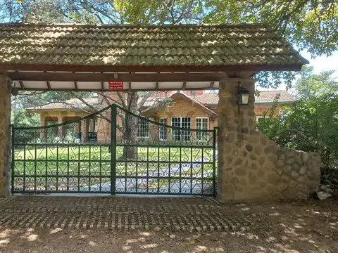 Venta de Casa con Pileta y Chalet son 4  DORMITORIOS, Santa Rosa de Calamuchita