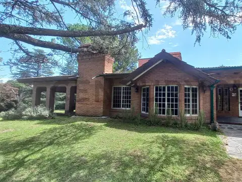 Venta de Casa con Pileta y Chalet son 4  DORMITORIOS, Santa Rosa de Calamuchita