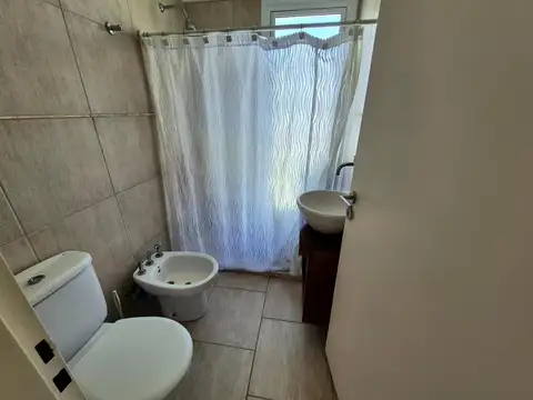 Venta casa 4 ambientes c/ piscina Apto Crédito Barrio Privad