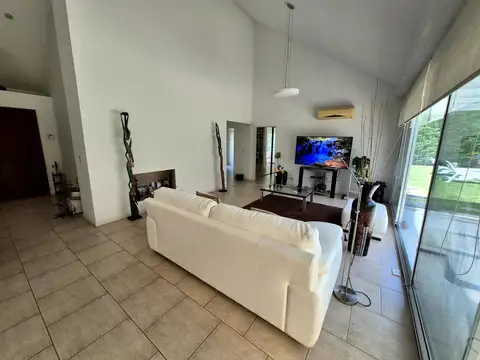 Casa en Venta al Este
