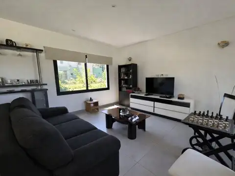 Casa en Venta en Countries y Barrios Cerrados en Moreno, USD 190.000