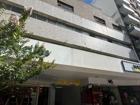 VENTA DE 3 COCHERAS EN PRIMER PISO POR RAMPA, CENTRO