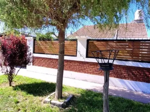 Casa 5 Ambientes Con Piscina . Barrio San Patricio