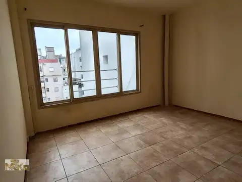 OFICINA, CONSULTORIO, VIVIENDA- APTO PROFESIONAL A 1 CUADRA DEL CONGRESO NACIONAL