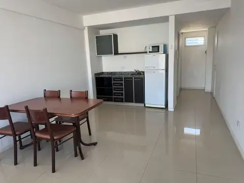 Alquiler Departamento Monoambiente Con Balcón en Monserrat