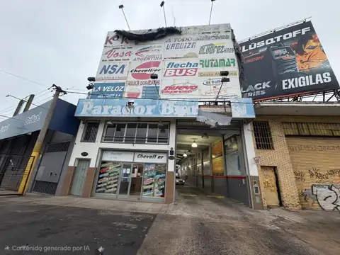 Galpón y Local de Losa y Techo de chapa 654 m² s/ Avenida con frente a 2 calles - San Justo