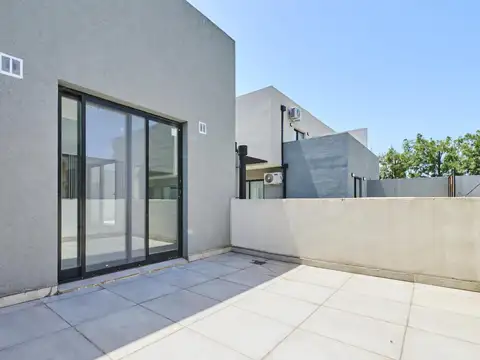 Depto Tipo Casa 3 ambientes con 2 baños
