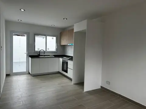 Casa 3 ambientes con 2 baños