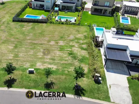 Lote de 541 mts en Barrio Santa Lucia, Pilar Del Este