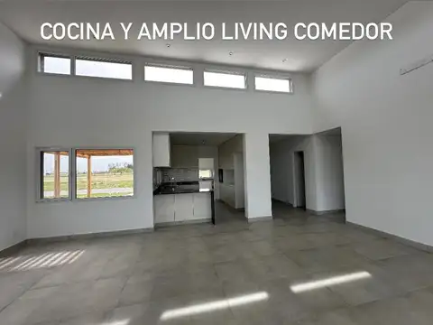 Casa 5 ambientes con 2 baños