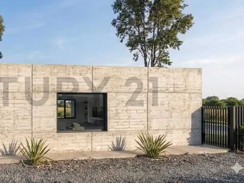 Venta casa de 4 Ambientes barrio Santa Emilia – Pilar del Este