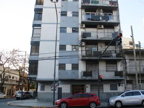 Floresta excelente 2 amb a la calle