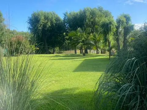 Terreno en Venta en Country Náutico Isla Santa Mónica con costa sobre el canal Santa Monica