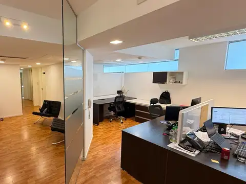 Alquiler IMPECABLE Oficina 133m2 con Cochera - Libertador Plaza - OLAZABAL Y LIBERTADOR