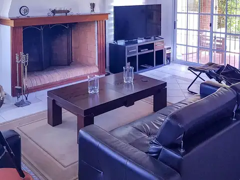 Casa 4 ambientes con 4 baños