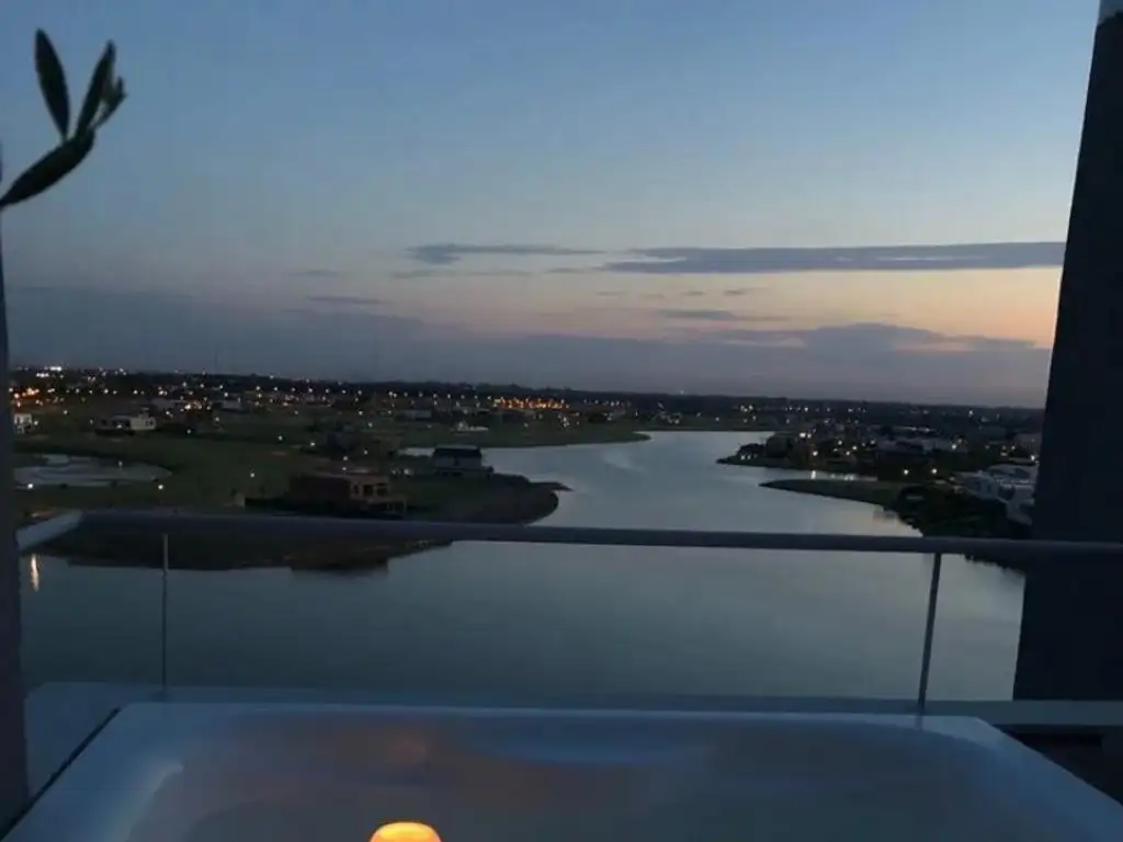 Av De Los Lagos  100 - 3 dormitorios con cochera