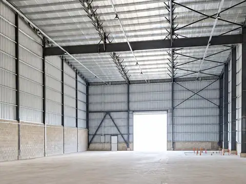 Nave de 1.400 m², 11 mts de altura, ideal logísticas.