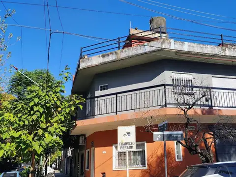 PH de 4 ambientes con terraza y lavadero