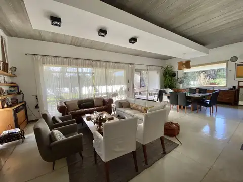 Casa en Alquiler de 4 dormitorios