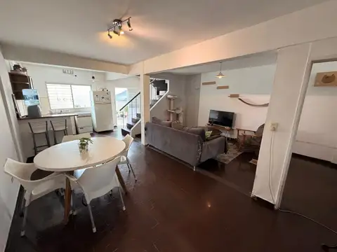 Depto Tipo Casa en Venta 50 años