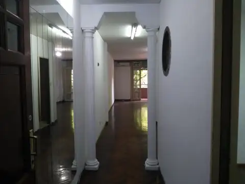 Av B Rivadavia 8300, Piso 1