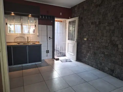 Casa en Alquiler con 1 cochera