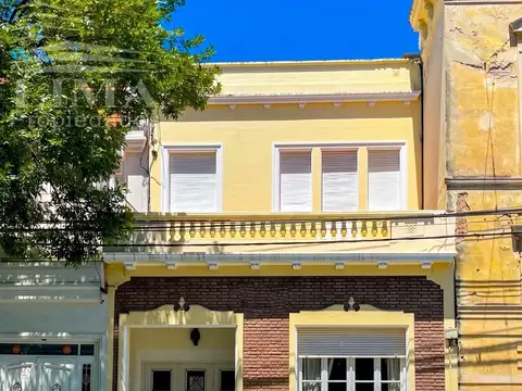 Casa de dos plantas con 4 dormitorios. San Luis 3387 - APTA CRÉDITO