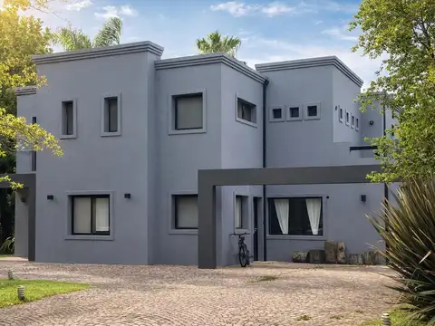 Casa en venta en Barrio La Peregrina, Pilar, GBA Norte - 4 ambientes