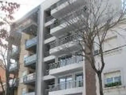 2 Amb. Al FRENTE 53m2 CON BALCON? COCHERA FIJA - 2 AAC