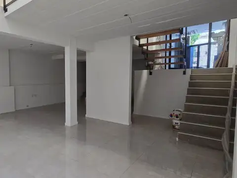 Oficina en Venta con 2 cocheras