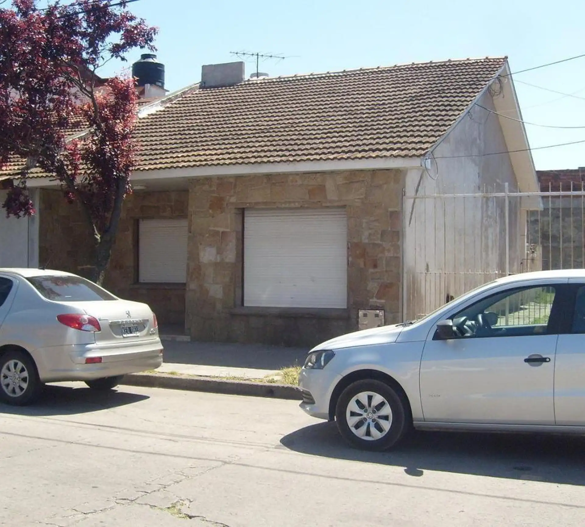 Chalet sobre dos lotes ideal para emprendimiento