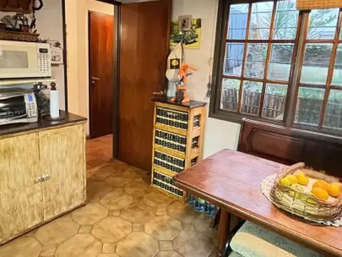 Casa en Alquiler en Bernal, $ 1.200.000