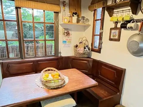 Casa en Alquiler con 1 cochera