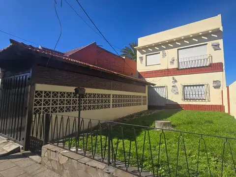 VENTA CASA MULTIFAMILIAR JARDIN COCHERA AVELLANEDA