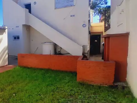 Casa 6 ambientes con 2 baños
