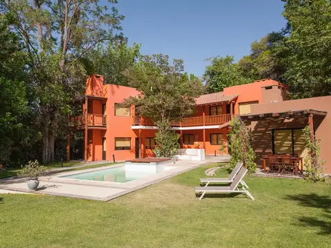 Casa en Venta en Chacras De Coria, USD 780.000